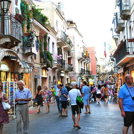 Incantevole E Storico Appartamento In Pieno Centro Taormina Bagian luar foto